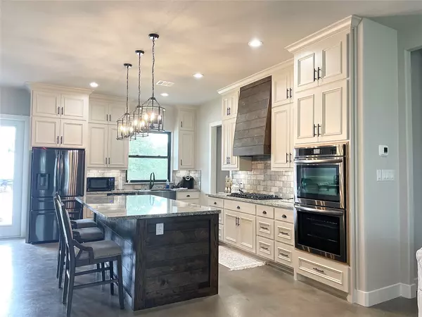 Sweeny, TX 77480,3295 FM 524