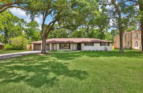 Baytown, TX 77520,407 Rolling Wood RD