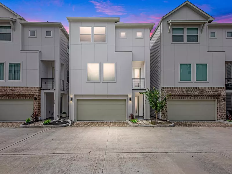 8311 Brecha LN, Houston, TX 77055