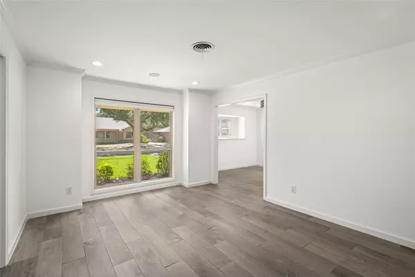Houston, TX 77096,5834 Braesheather DR