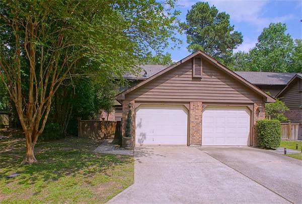 22 E Willowwood CT, The Woodlands, TX 77381