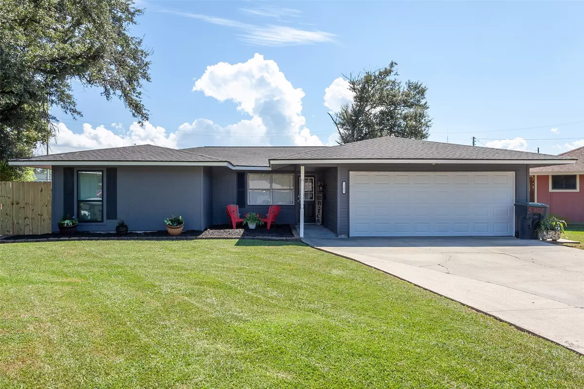 Groves, TX 77619,5308 W Groves Circle