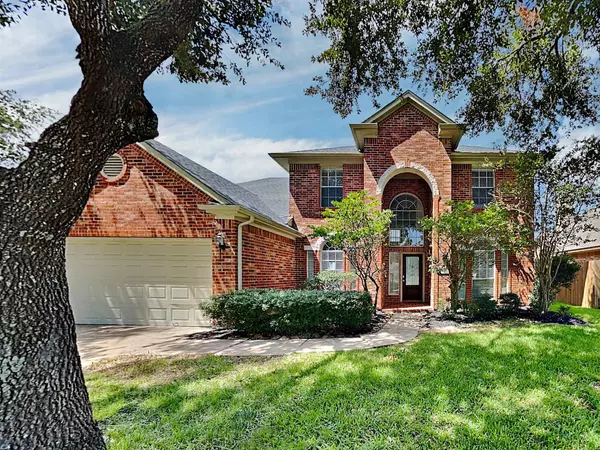 1120 Sunset Lakes DR, Pearland, TX 77581