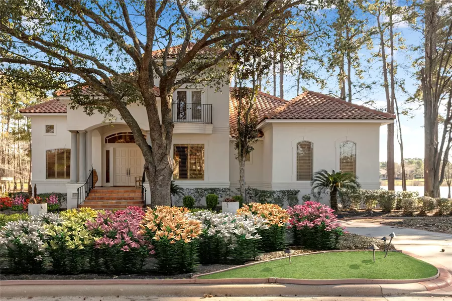 26 W Shore DR, Montgomery, TX 77356