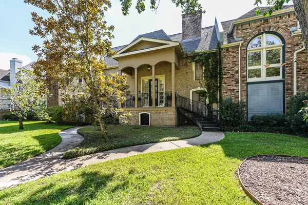 207 Victoria WAY, Friendswood, TX 77546
