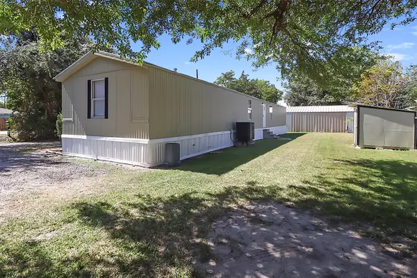 Highlands, TX 77562,409 Fig Orchard RD