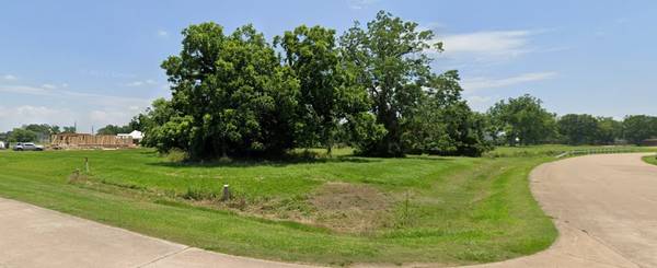 100 Cattle Drive TRL, Angleton, TX 77515