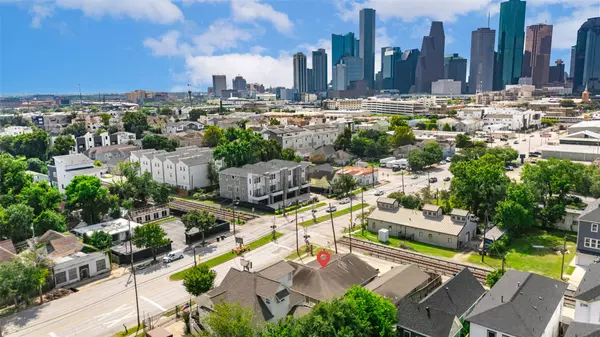 Houston, TX 77007,1607 Houston AVE