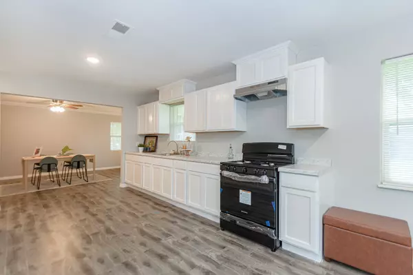 Pasadena, TX 77502,2002 Nottingham ST