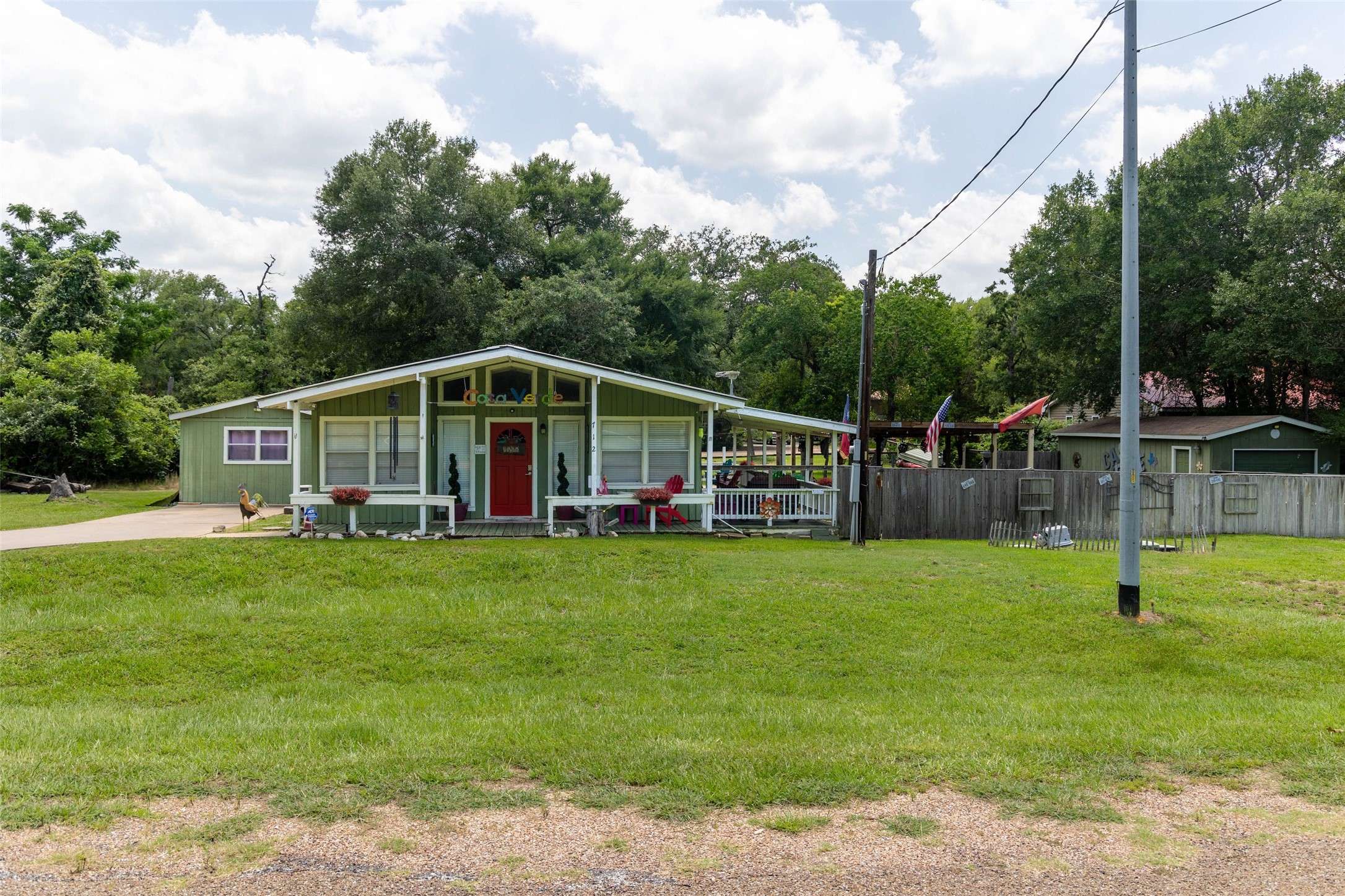 Somerville, TX 77879,712 Birch Hollow DR