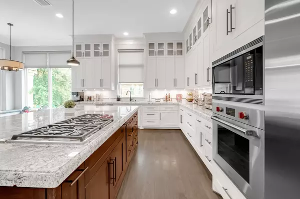 Houston, TX 77056,5420 Mcculloch CIR