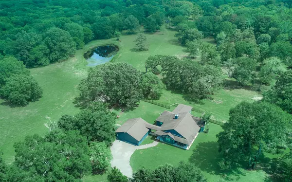 27548 N Log Cabin RD, Montgomery, TX 77356