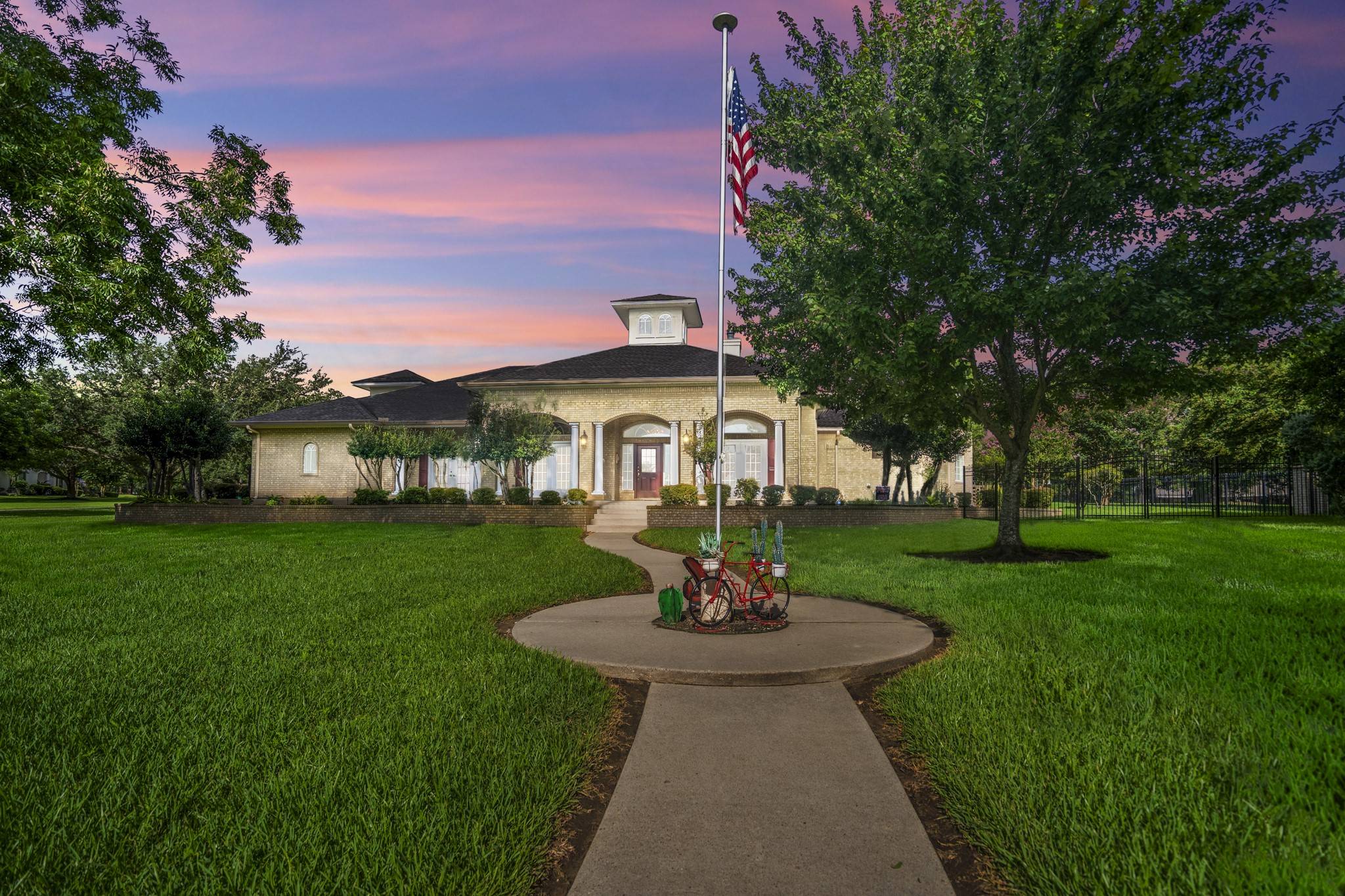118 Waterfront DR, Montgomery, TX 77356