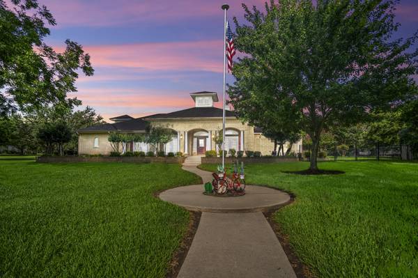 118 Waterfront DR, Montgomery, TX 77356