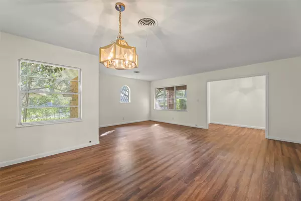 Wharton, TX 77488,1302 Briar LN