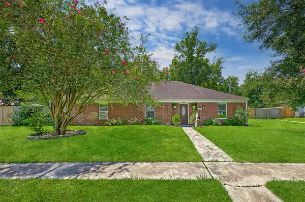 2404 Hollywood AVE, Liberty, TX 77575