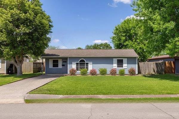 2113 Pickerton DR, Deer Park, TX 77536