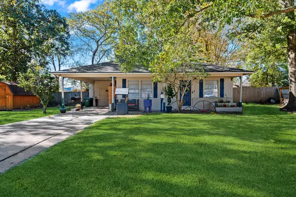 945 N Travis ST, Liberty, TX 77575