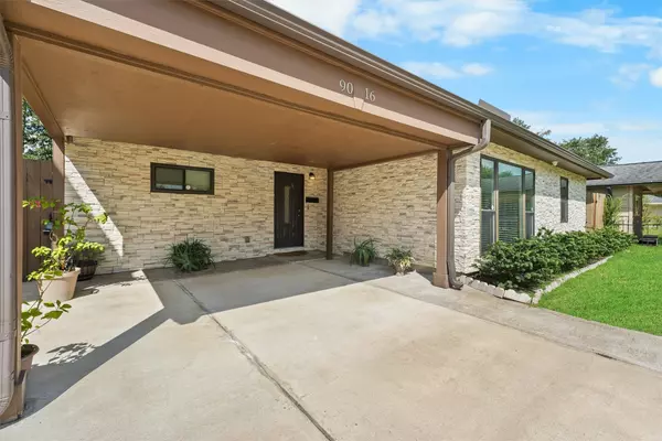 Houston, TX 77063,9016 Topaz ST