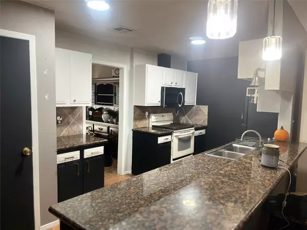 La Porte, TX 77571,9803 Sparrow ST