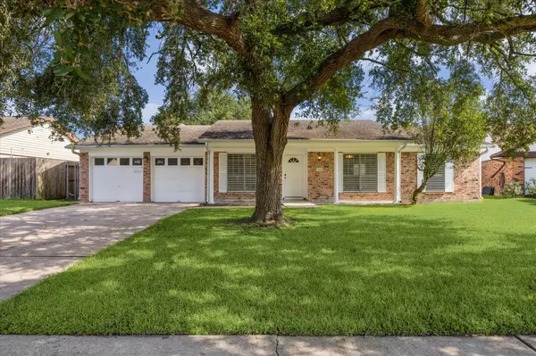 7806 Jonquil DR, Texas City, TX 77591