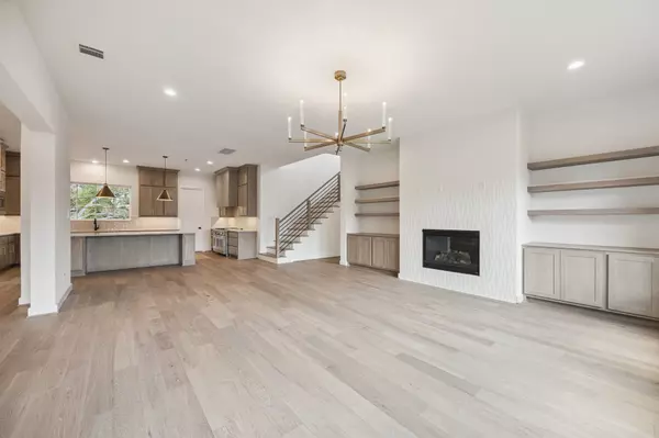 Houston, TX 77018,2211 Saxon DR