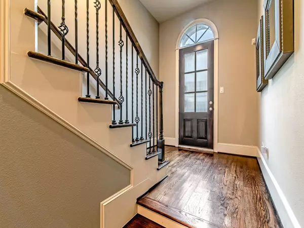 Houston, TX 77043,1661 Upland LKS