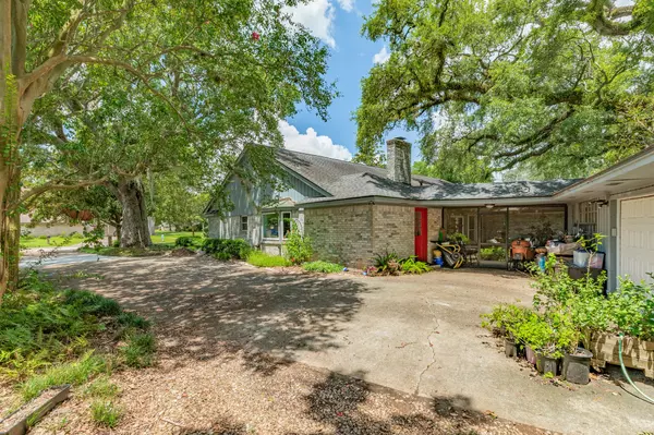 Lake Jackson, TX 77566,314 Live Oak LN