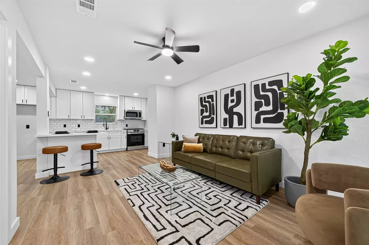 Houston, TX 77074,7131 Mobud DR