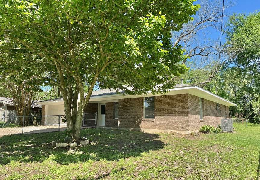 802 E Terrell AVE, Crockett, TX 75835