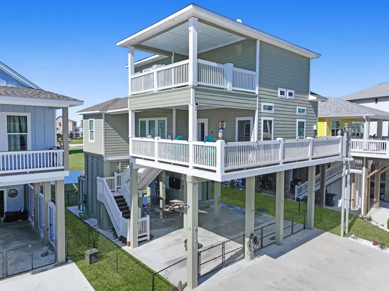 1991 Royalville CT, Port Bolivar, TX 77650