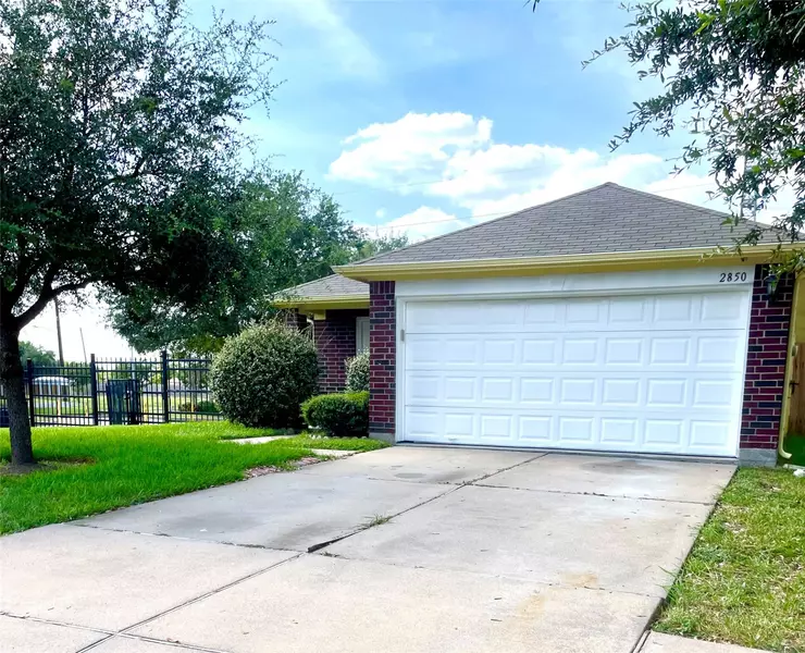 2850 Back Bay Brook TRL, Houston, TX 77045