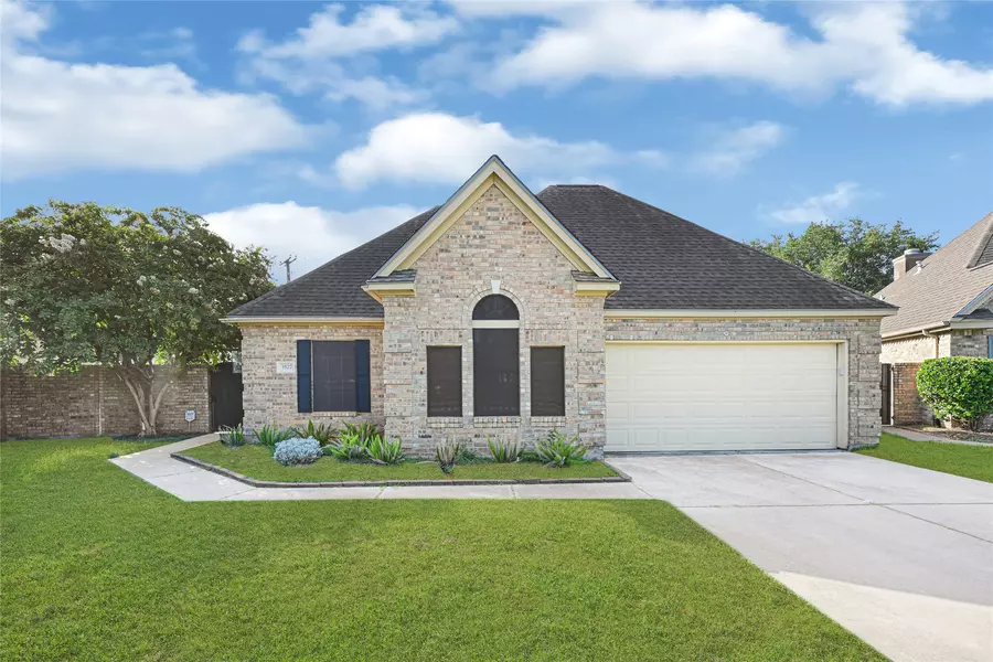 3527 Cambridge CT, Pasadena, TX 77504