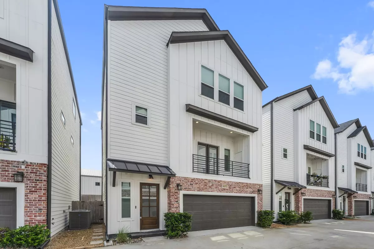 Houston, TX 77018,954 Fisher ST #E