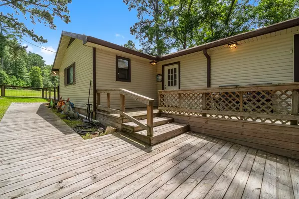 31 N Lakeview DR, Point Blank, TX 77364
