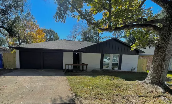 308 E Dumble ST, Alvin, TX 77511