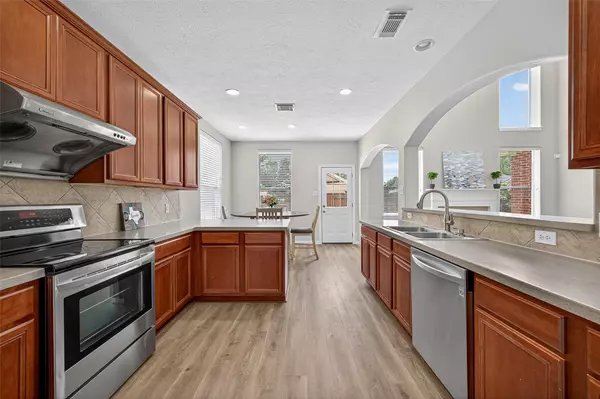 Rosharon, TX 77583,13406 Cherokee Rose CT