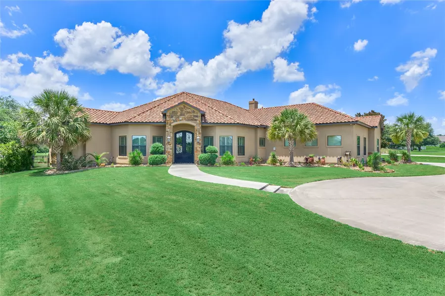 8794 Grand Lake Estates DR, Montgomery, TX 77316