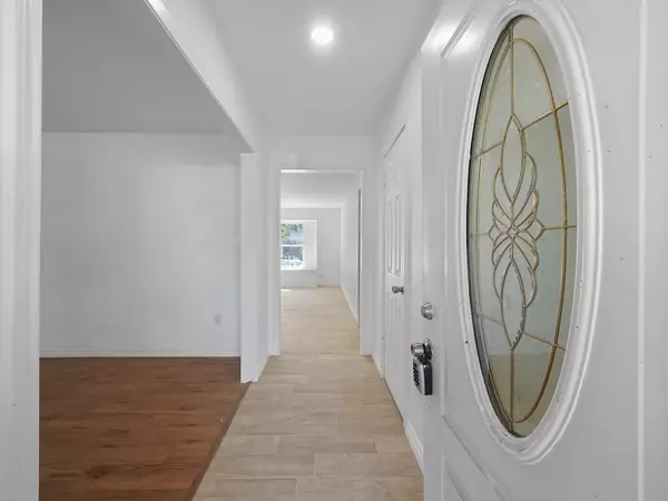 Houston, TX 77096,9003 Pontiac DR