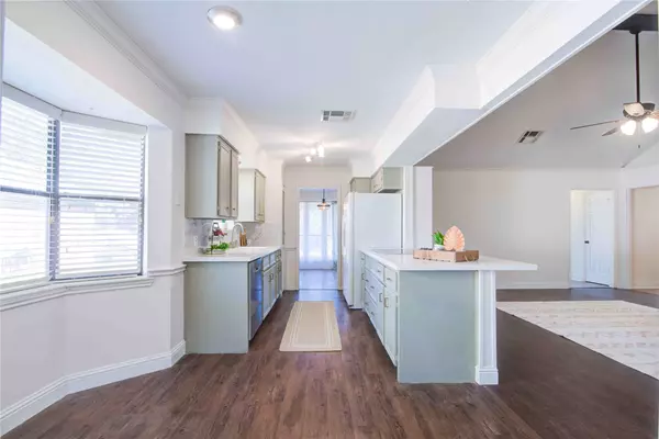 Lake Jackson, TX 77566,223 Banyan ST