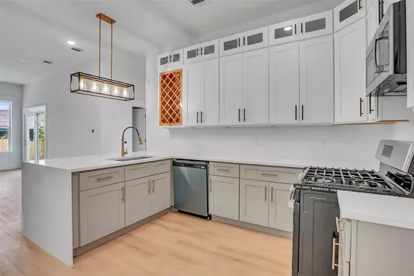 Houston, TX 77033,4835 Paula street ST