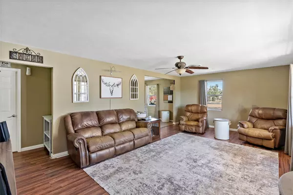 Madisonville, TX 77864,1976 Mustang LOOP