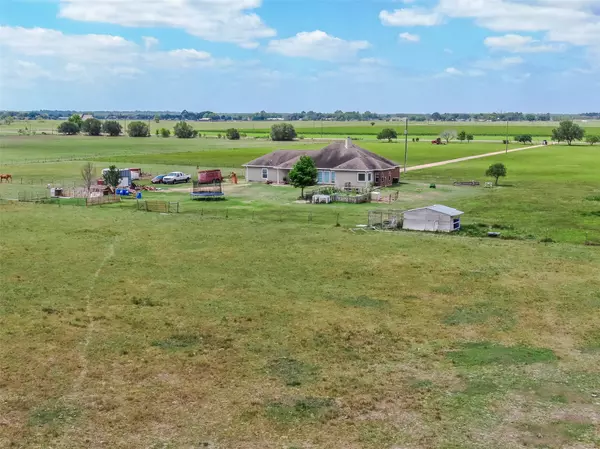 East Bernard, TX 77435,670 County Road 207