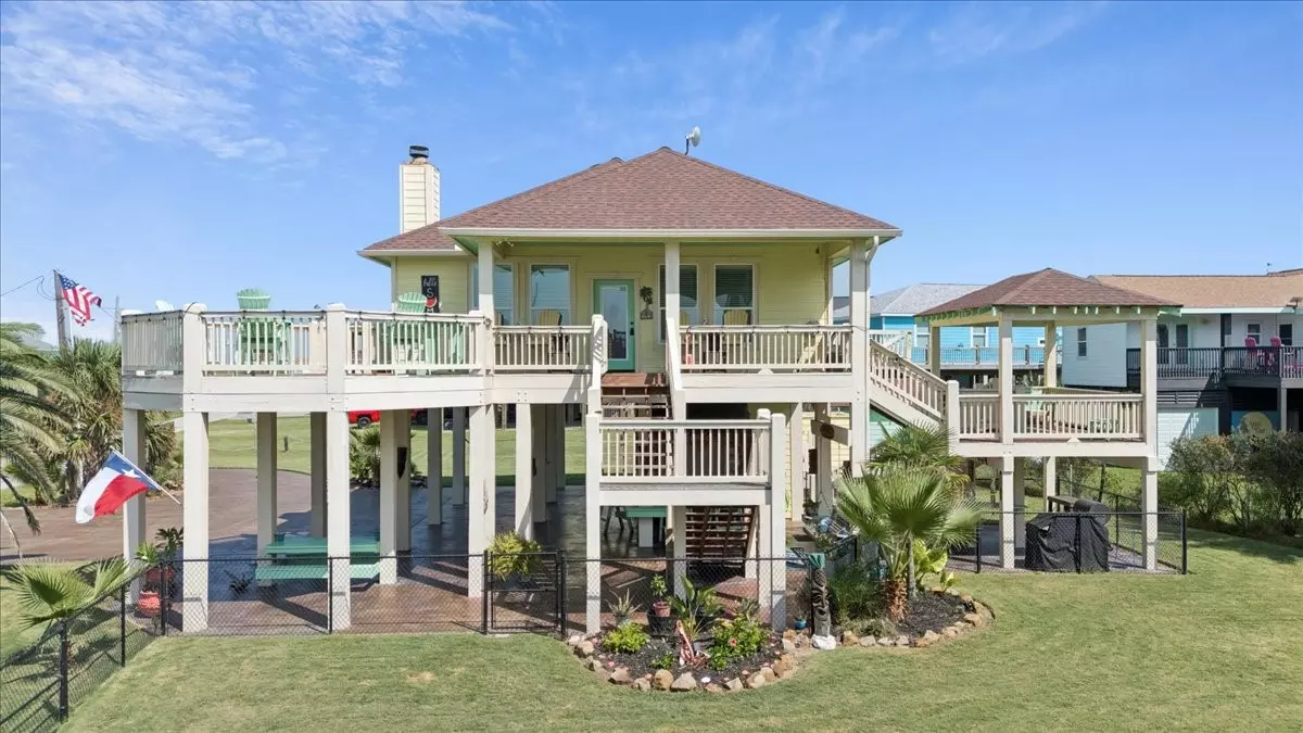 Crystal Beach, TX 77650,914 Palmview