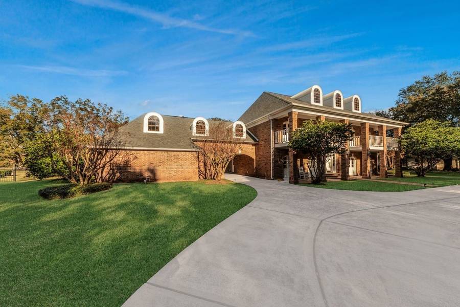 4010 Brynmawr DR, Richmond, TX 77406