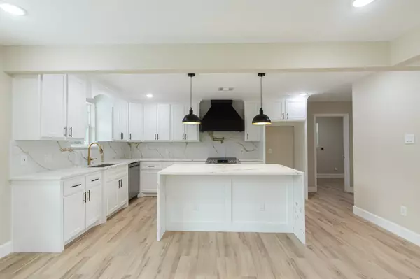 Webster, TX 77058,18211 Kings ROW