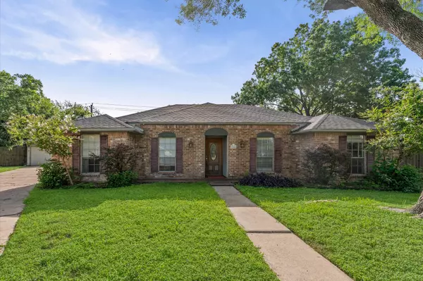 13502 Knottinghill DR, Sugar Land, TX 77498