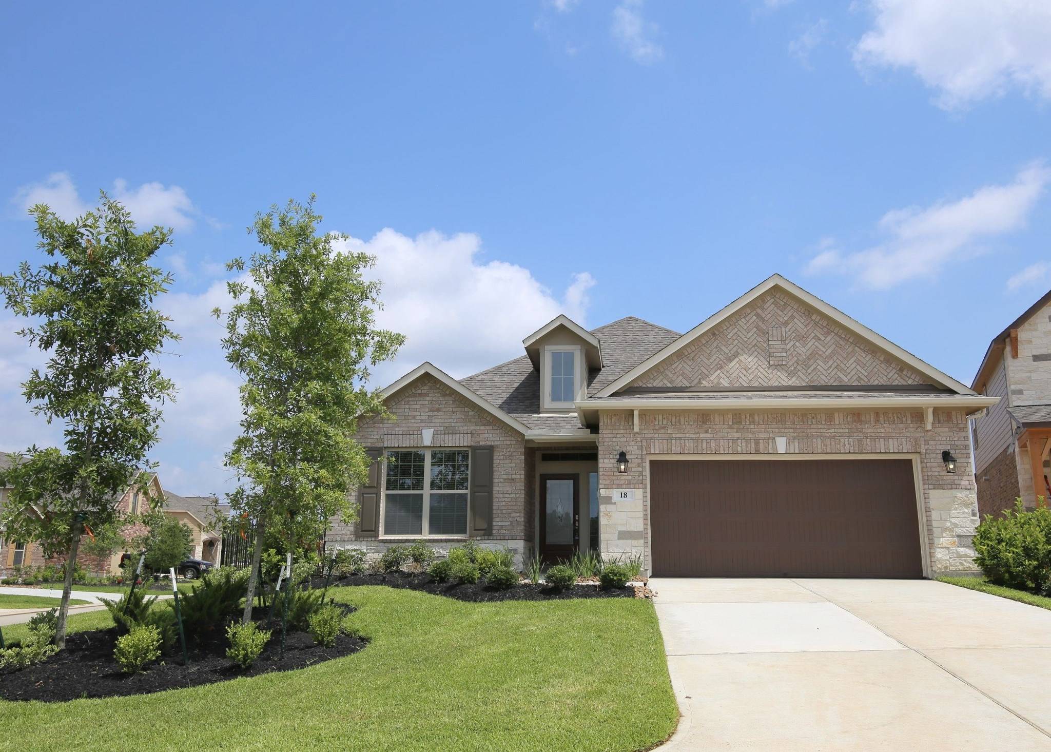 18 Salado Vista CT, Magnolia, TX 77354