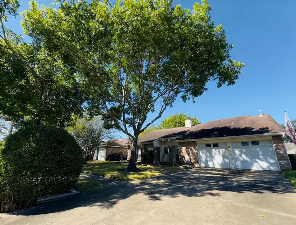 15802 Amapola DR, Houston, TX 77083