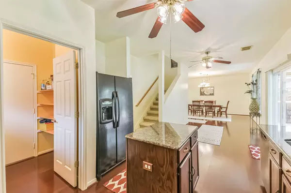 21930 Willow Shadows DR, Tomball, TX 77375